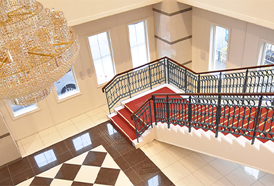 株式会社アンビシャス　〒064-0806　北海道札幌市中央区南6条西8丁目5　アンビシャスシティすすきの　5階　■電話／011-551-1200　高齢者向け住宅運営・訪問介護事業